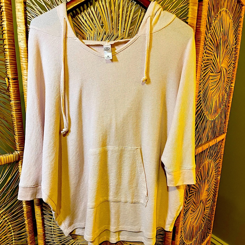 Hooded batwing athletic top